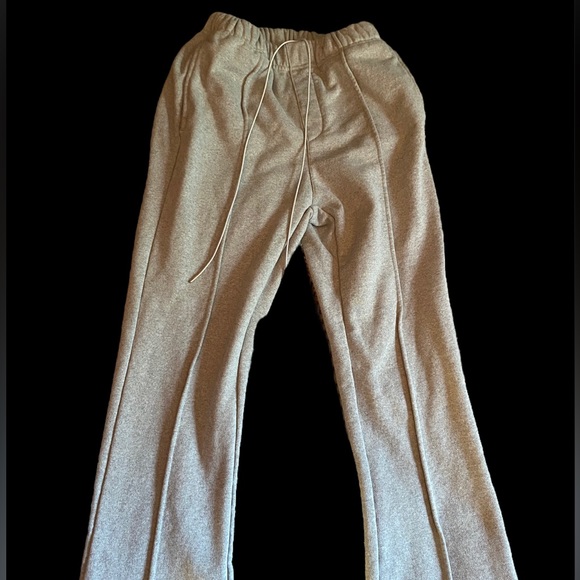- Vuja dé Flared Sweatpants